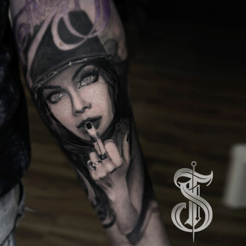 Middlefinger Tattoo